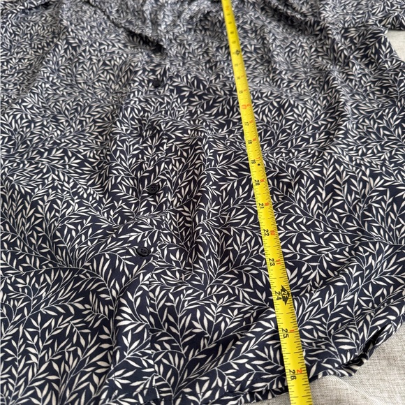 H&M Dark Blue and White Floral Blouse - Picture 4 of 6